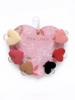 NWT 🩷🖤❤️ Pink Linen mini Hearts Claw Clips set of 6!!! Valentine’s Day